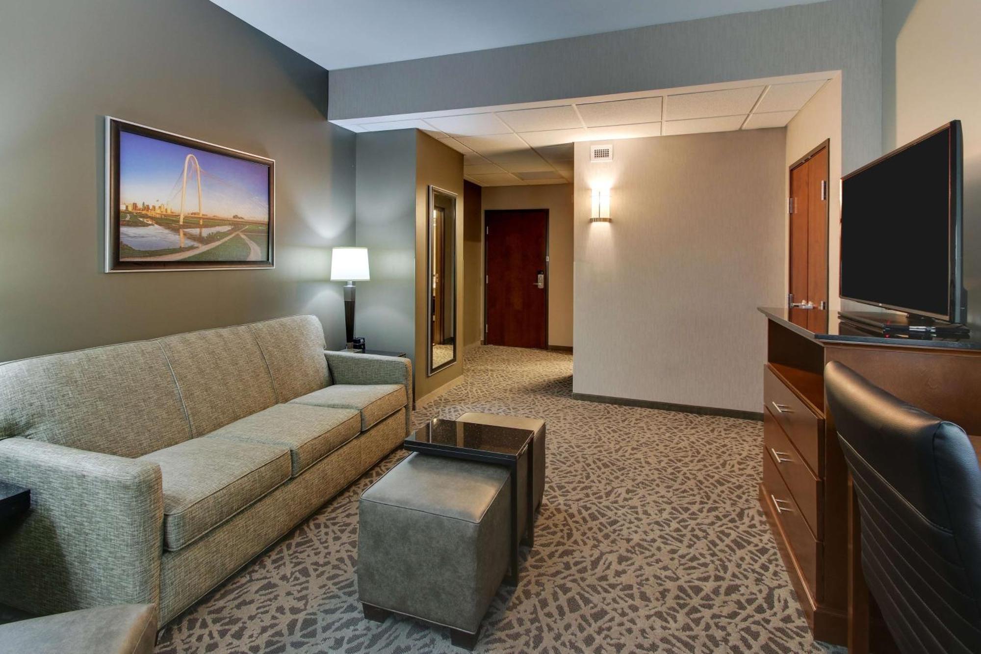 Hotel Drury Plaza Dallas 3*